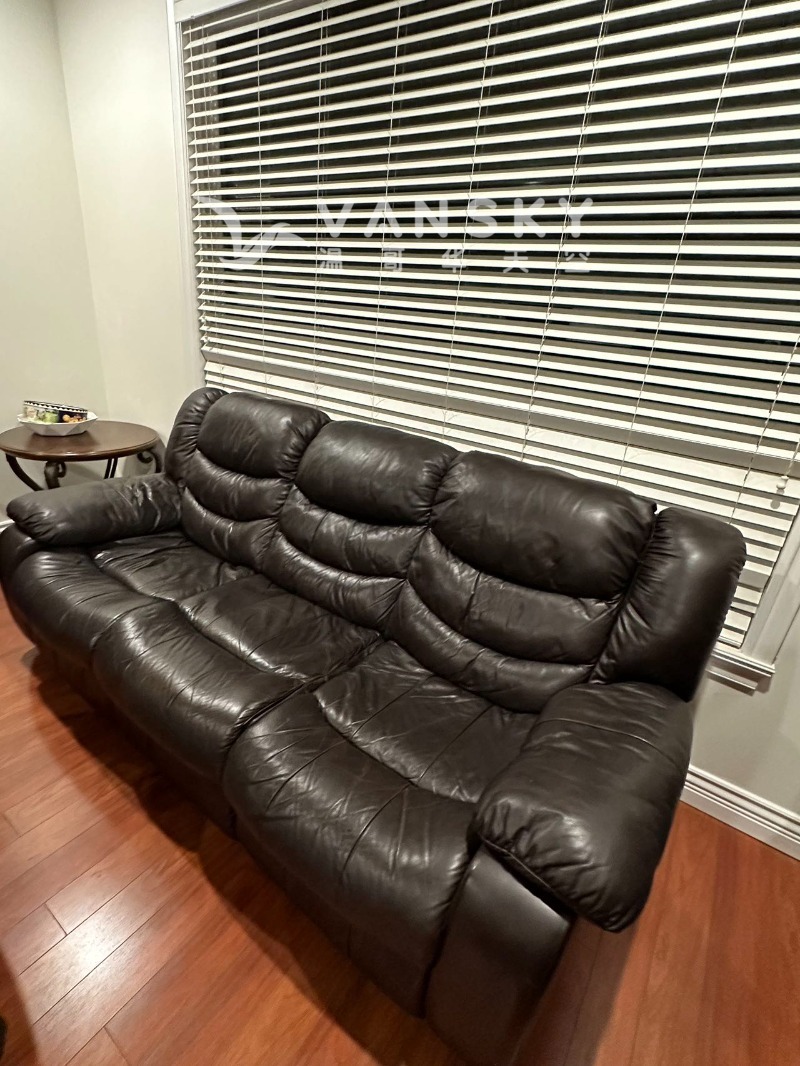 230903220552_recliner detail.jpg